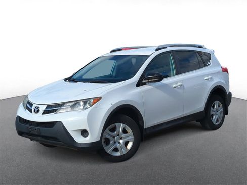 Used 2015 Toyota RAV4 LE image 1