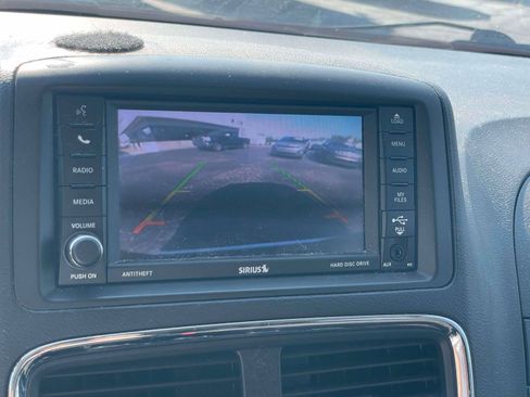 Used 2018 Dodge Grand Caravan SE w/ UConnect Hands-Free Group FWD image 16