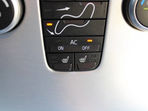 Used 2013 Volvo C70 T5 w/ Climate Pkg image 35