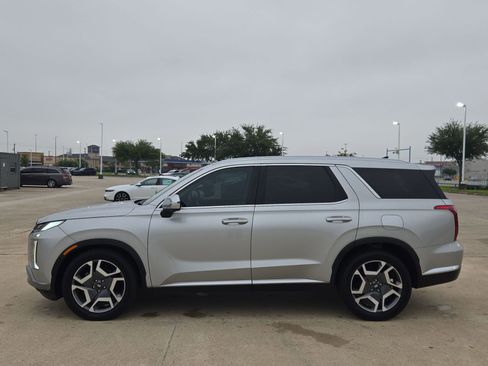 Used 2024 Hyundai Palisade Limited FWD image 7