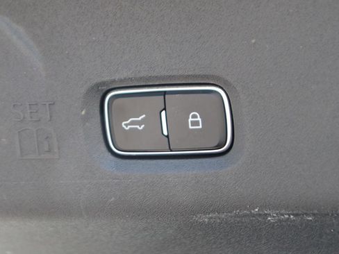 Used 2025 Ford Expedition Active AWD/4WD image 13