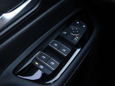 Used 2025 Nissan Murano SV FWD image 18