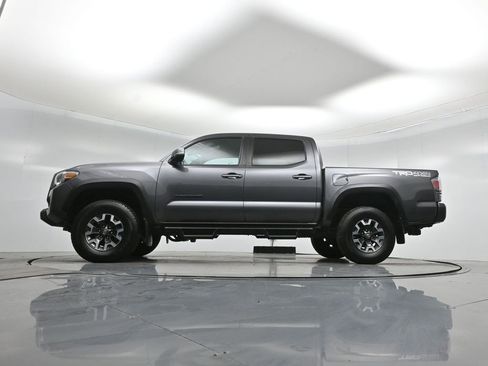 Used 2020 Toyota Tacoma TRD Off-Road w/ Technology Package image 7