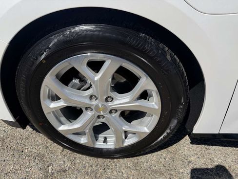 Used 2017 Chevrolet Volt Premier w/ Driver Confidence II Package FWD image 8
