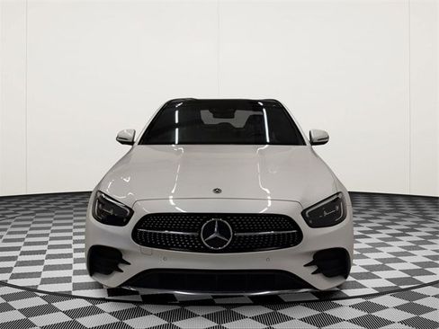 Used 2023 Mercedes-Benz E 350 4MATIC Sedan image 3