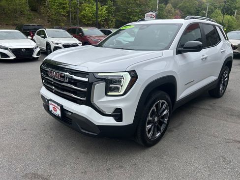 Used 2025 GMC Terrain Elevation w/ Elevation Premium Package AWD/4WD image 4