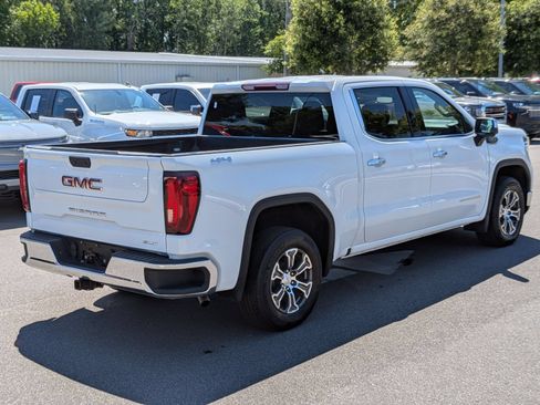 Used 2025 GMC Sierra 1500 SLT AWD/4WD image 3