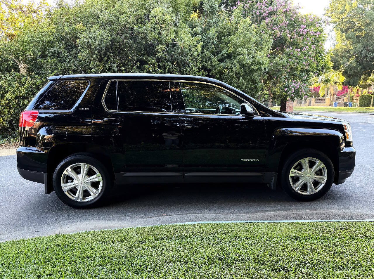 Used 2017 GMC Terrain SLE FWD image 8