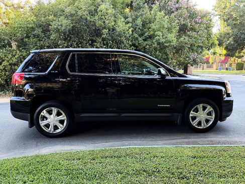 Used 2017 GMC Terrain SLE FWD image 8