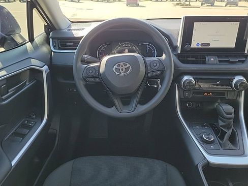 Used 2025 Toyota RAV4 LE image 12