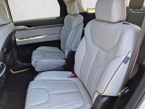Used 2024 Hyundai Palisade SEL FWD image 17