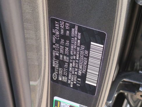 Used 2025 Hyundai Elantra Sport image 32