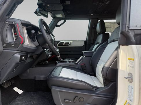 New 2026 Ford Bronco Outer Banks w/ Sasquatch Package AWD/4WD image 13