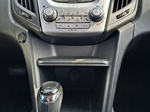 Used 2017 Chevrolet Equinox LT w/ Convenience Package image 39