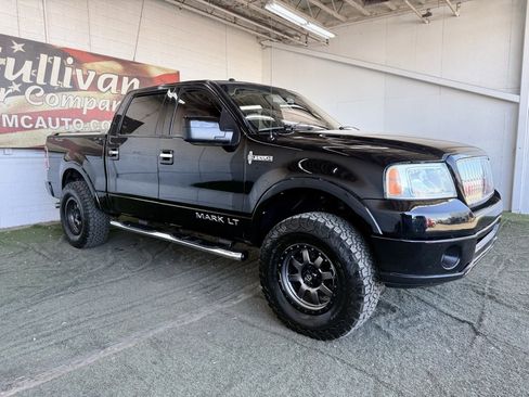 Used 2008 Lincoln Mark LT 4x4 image 5