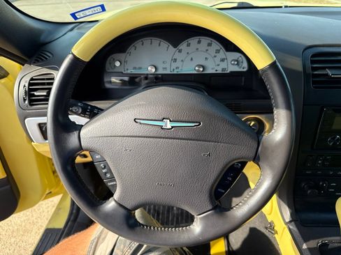 Used 2002 Ford Thunderbird RWD image 17