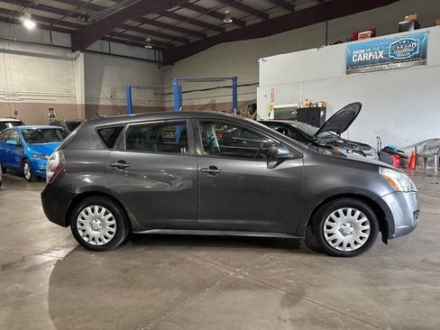 Used 2009 Pontiac Vibe w/ Preferred Package image 2