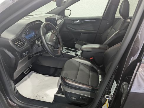 Used 2023 Ford Escape ST-Line Select w/ Tech Pack #2 image 14