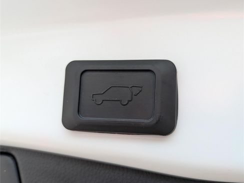 Used 2023 Toyota RAV4 XLE Premium AWD/4WD image 14