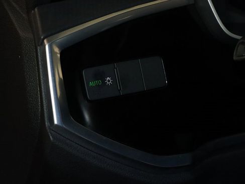 Used 2022 Audi Q3 2.0T Premium image 24