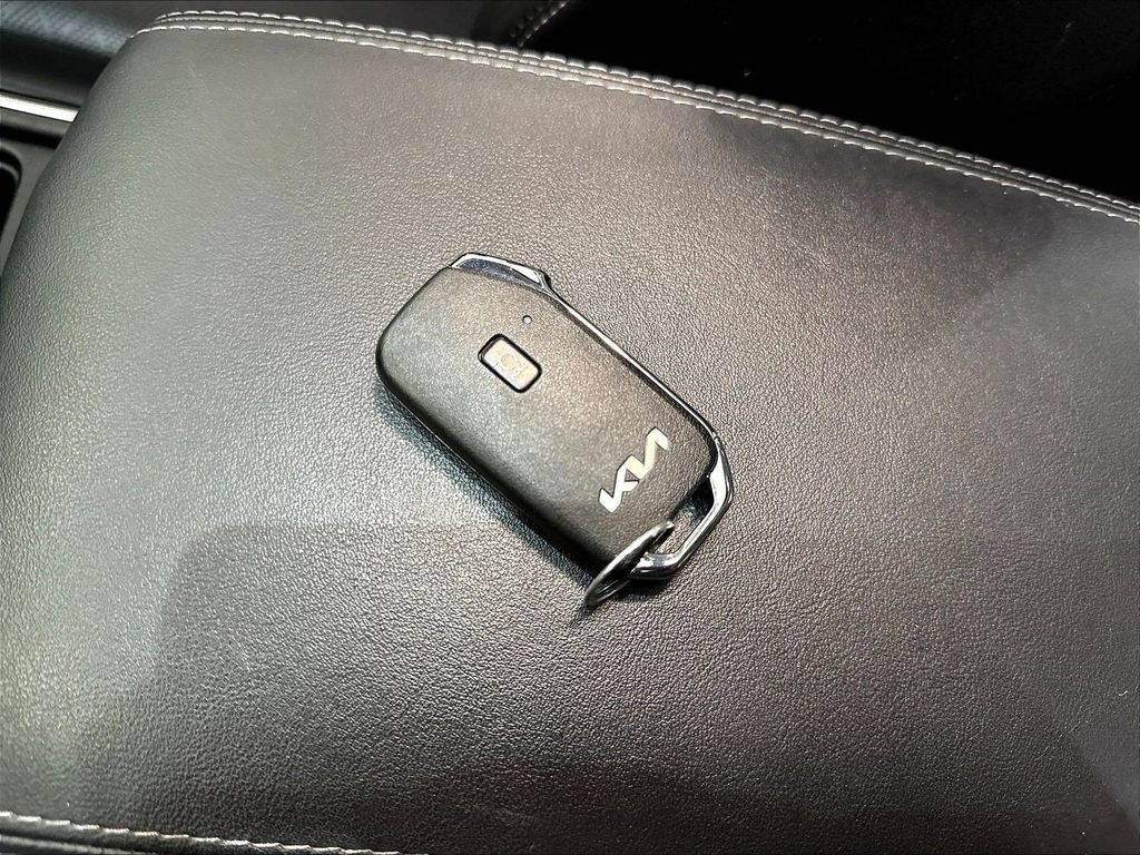 Certified 2023 Kia Sorento X-Line EX AWD/4WD image 40