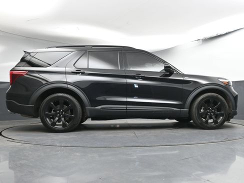 Used 2022 Ford Explorer ST-Line w/ Class IV Trailer Tow Package image 25