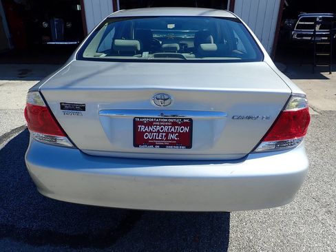 Used 2005 Toyota Camry SE image 19