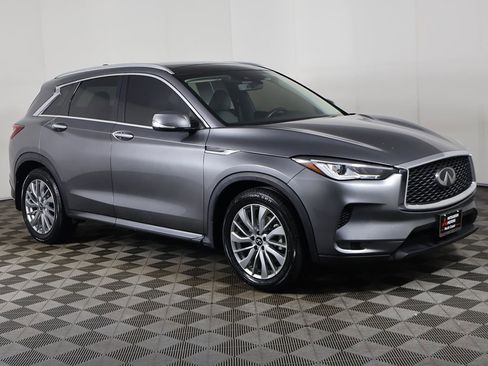 Used 2023 INFINITI QX50 Luxe AWD/4WD image 2