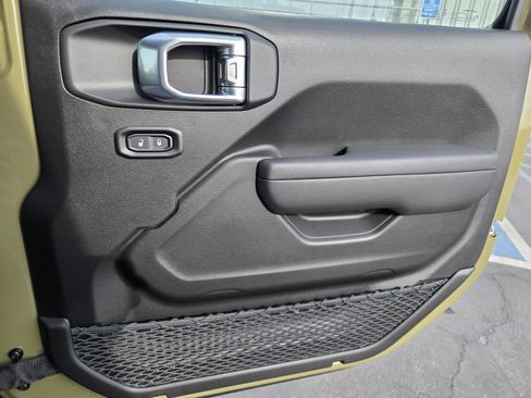 New 2026 Jeep Gladiator Sport image 36