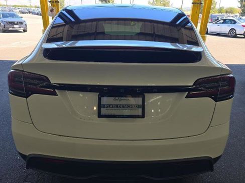 Used 2023 Tesla Model X image 9