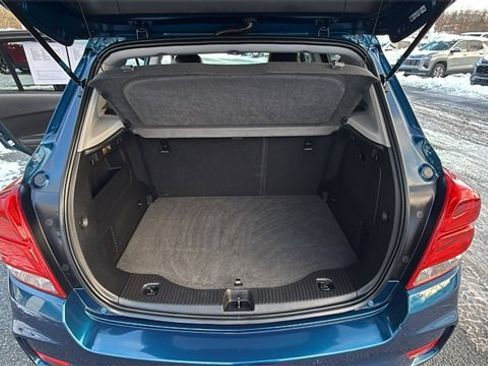 Used 2020 Chevrolet Trax LT w/ LT Convenience Package image 27