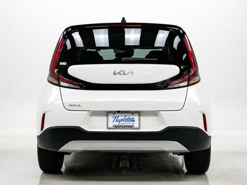 Used 2023 Kia Soul LX image 28