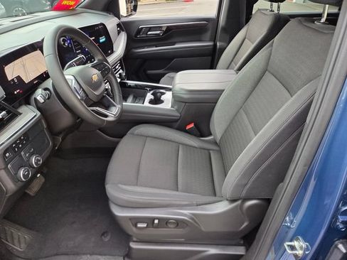 Certified 2025 Chevrolet Suburban LS RWD image 10