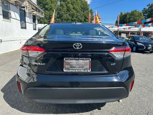 Used 2024 Toyota Corolla LE FWD image 6