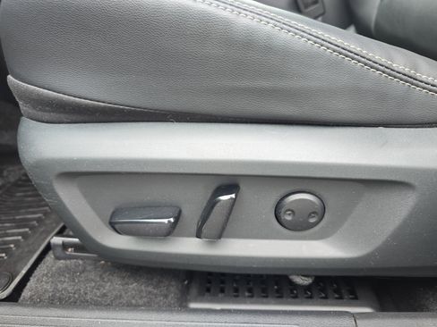 Used 2023 Nissan Rogue SL w/ SL Premium Package image 14