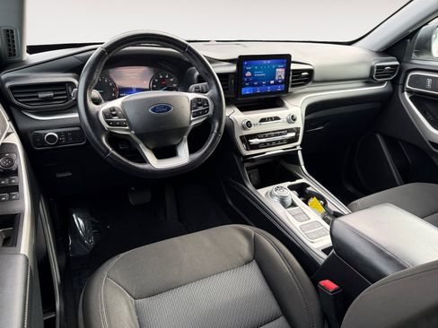 Used 2022 Ford Explorer XLT image 15