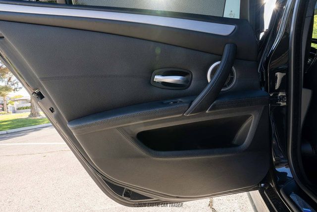 Used 2010 BMW M5 RWD image 37
