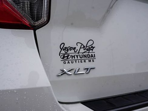 Used 2022 Ford Explorer XLT w/ Equipment Group 202A AWD/4WD image 8