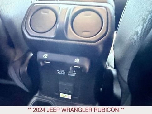 Used 2024 Jeep Wrangler Unlimited Rubicon AWD/4WD image 15