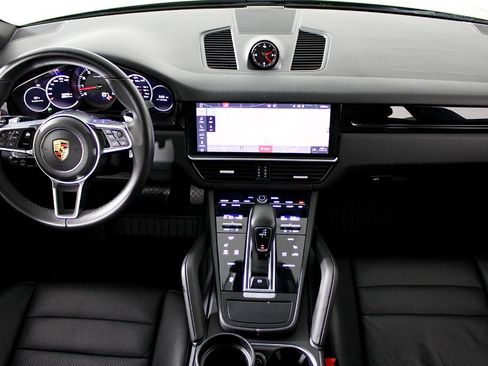 Used 2019 Porsche Cayenne image 24