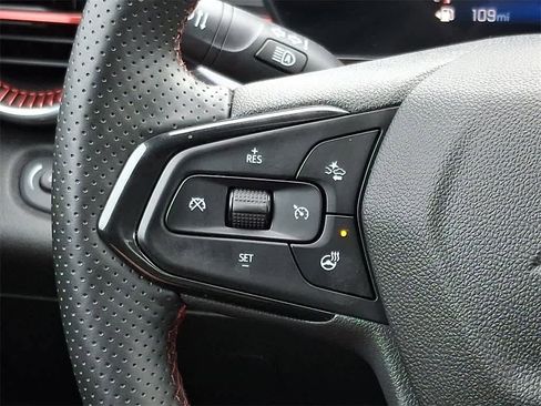 Used 2024 Chevrolet Trax RS w/ Sunroof Package image 20