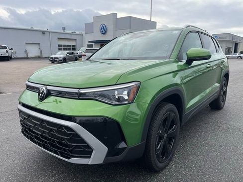 New 2026 Volkswagen Taos SEL image 1