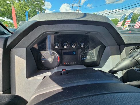 Used 2016 Ford F250 XL w/ Power Equipment Group AWD/4WD image 17