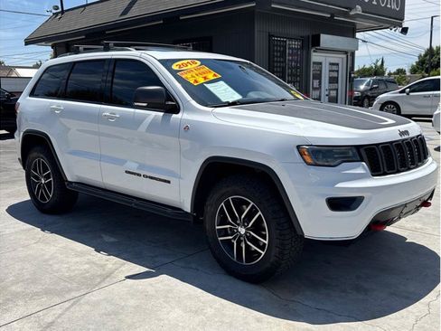 Used 2018 Jeep Grand Cherokee Trailhawk w/ Trailhawk Luxury Group AWD/4WD image 25