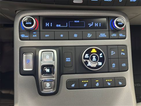 Used 2023 Hyundai Palisade Limited image 32