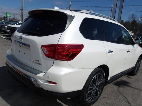 Used 2020 Nissan Pathfinder Platinum w/ Cargo Package image 7