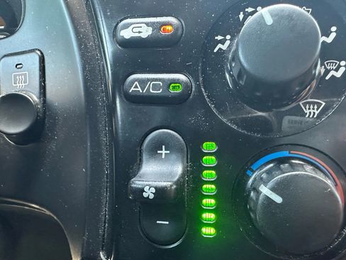 Used 2005 Honda S2000 image 20