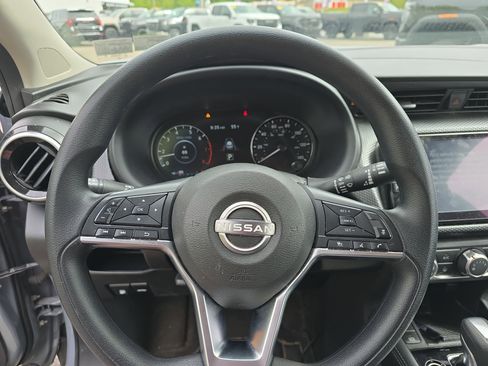 Used 2024 Nissan Kicks SV FWD image 16