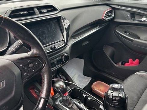 Used 2021 Chevrolet TrailBlazer RS w/ Convenience Package FWD image 13