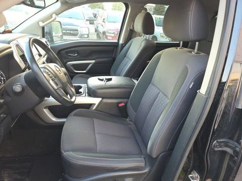 Used 2021 Nissan Titan SV w/ SV Convenience Package AWD/4WD image 8